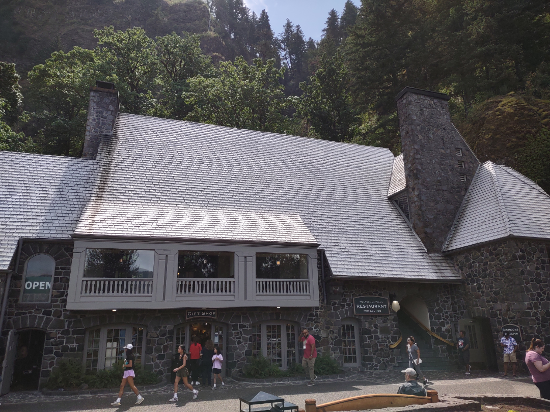 There was a Lodge and Restaurant where we had lunch