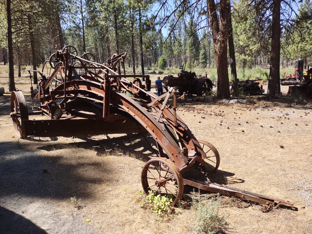 Horse drawn with 3 steering wheels